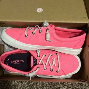 Women’s size 9 hot pink Sperry shoes